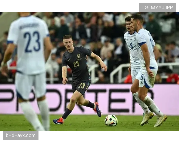 南美足球技术革新加速：传统风格与现代战术融合引关注