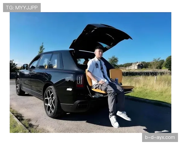 赵继伟赛场上像邻家小哥，下了场手机相册全是豪车名表